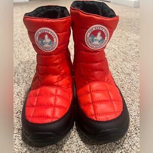 Mens size 8 thermoball boots